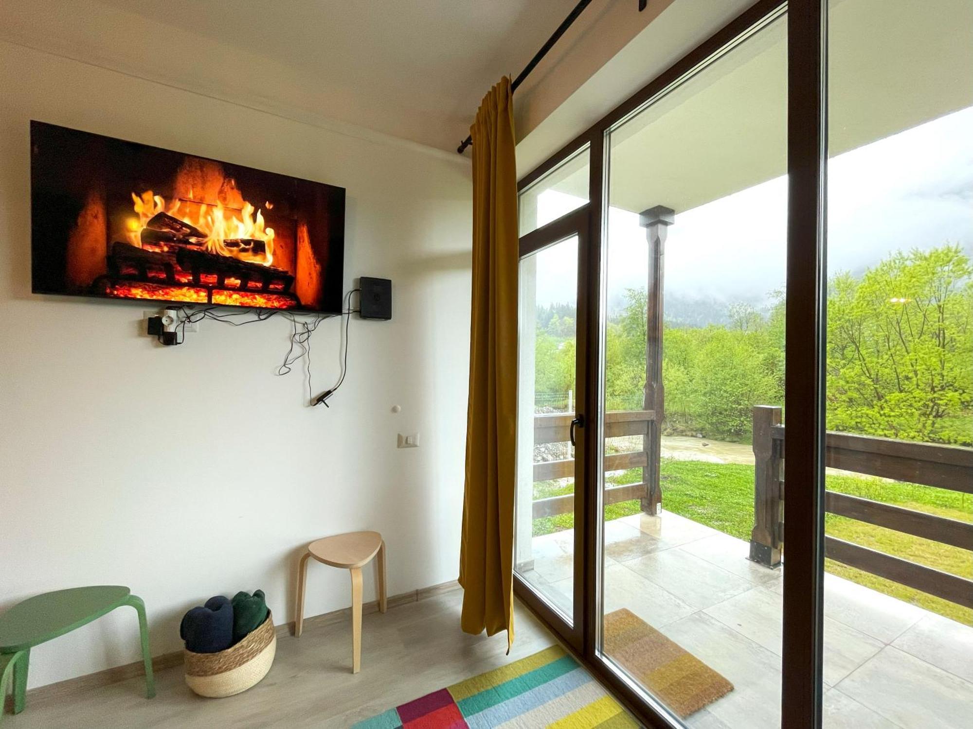 Cozy Riverfront Apartments With Garden And Mountain View Busteni Exterior photo
