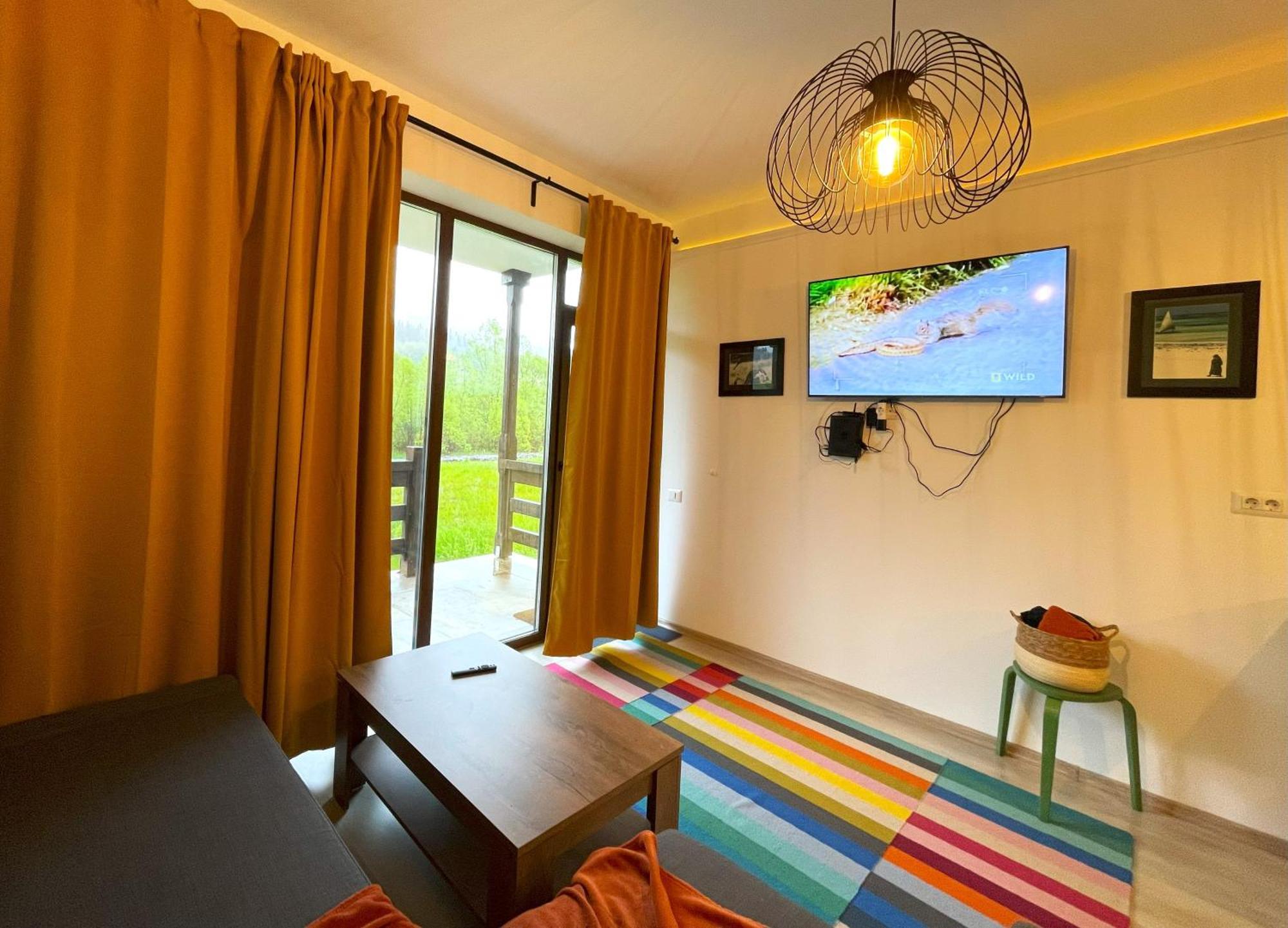 Cozy Riverfront Apartments With Garden And Mountain View Busteni Exterior photo