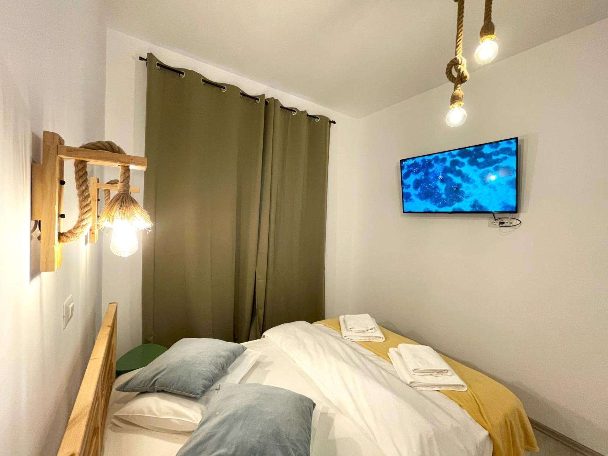 Cozy Riverfront Apartments With Garden And Mountain View Busteni Exterior photo